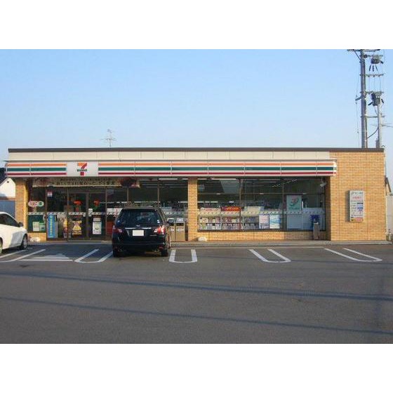 コンビニ　セブンイレブン富山下轡田店（コンビニ）まで60m