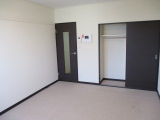 居室・リビング　こちらの居間で趣味の時間をお楽しみください