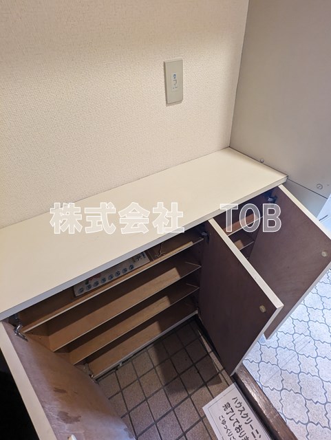 その他設備　シューズボックス1