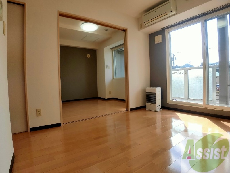 居室・リビング　広くてキレイなお部屋が広がっていて、充実した生活が送れそう。