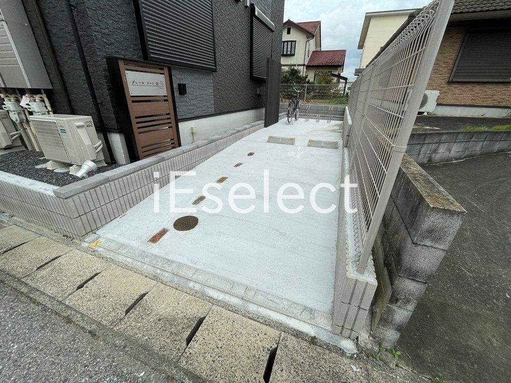 駐車場　敷地内駐車場は軽専用が1台のみになります。