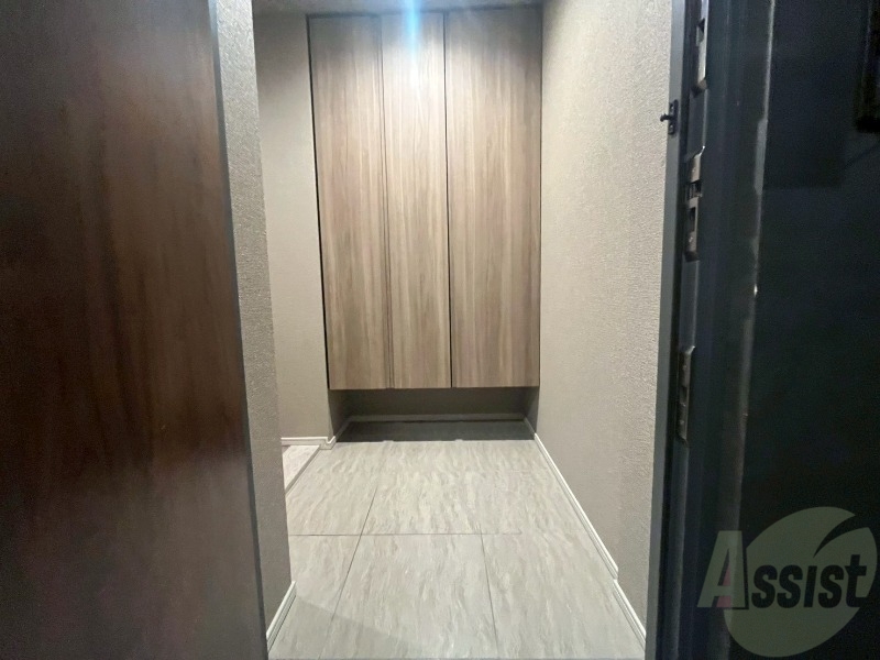 玄関　玄関にはシューズボックスもあって便利そう！