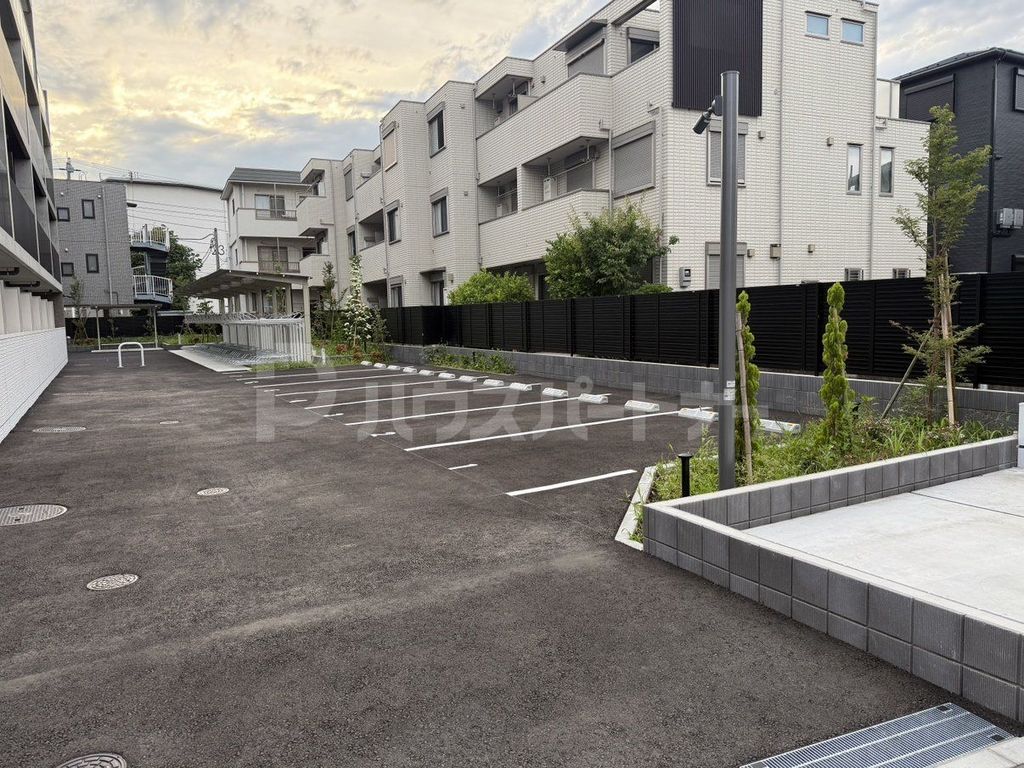 駐車場　駐車場