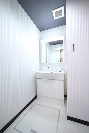 洗面設備　※他号室の写真です