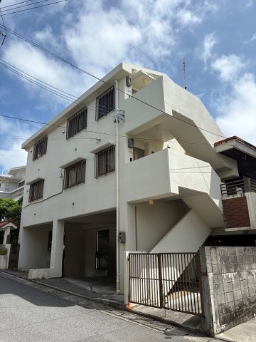 建物外観　落ち着いた雰囲気の外観です