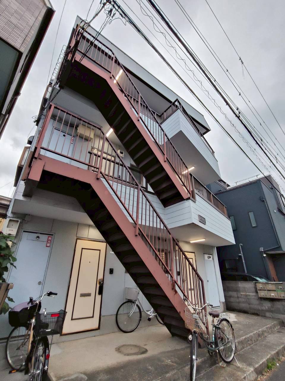 建物外観　外観タイル張り♪
