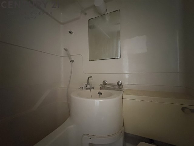 洗面設備　コンパクトな洗面所なので掃除が簡単です！