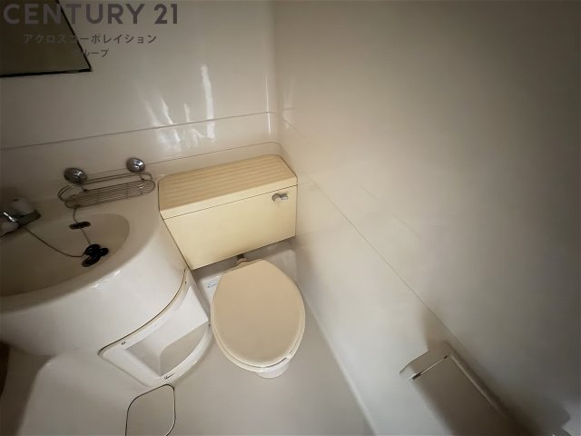 トイレ　ユニットバスになってますので、掃除が簡単です！