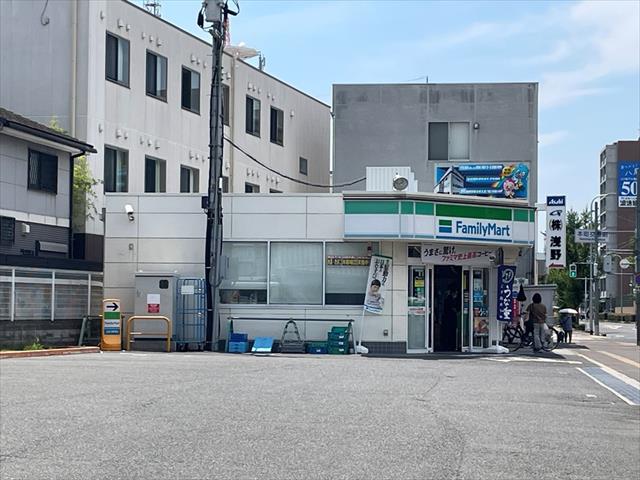 コンビニ　ファミリーマート（コンビニ）まで479m