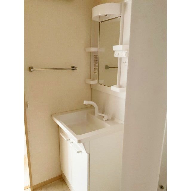 洗面設備　嬉しいシャンプードレッサー