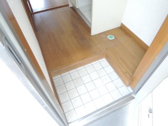 玄関　玄関から室内へ