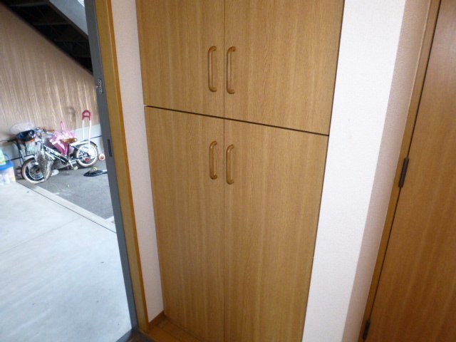 玄関　シューズボックス