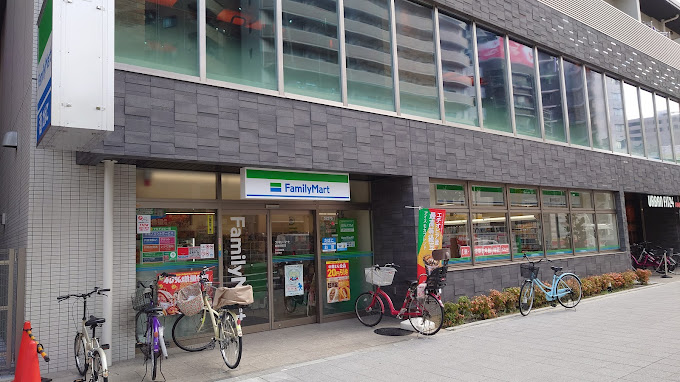 コンビニ　ファミリーマート 阪神野田店（コンビニ）まで59m