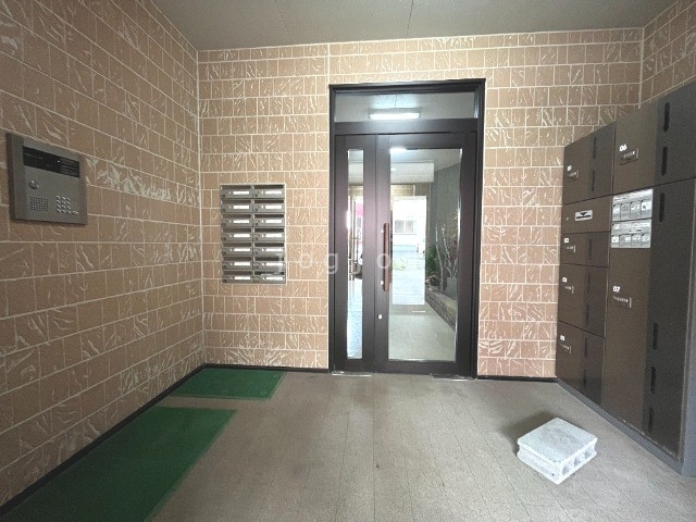 エントランス　オートロック、宅配ＢＯＸ