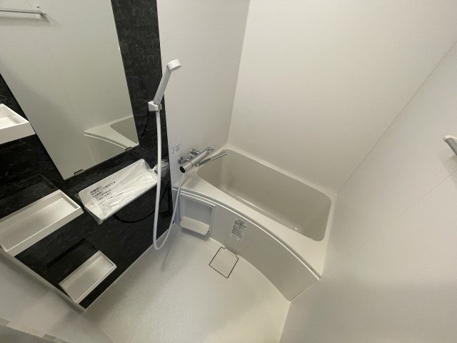 バス・シャワールーム　コンパクトで使いやすいお風呂です