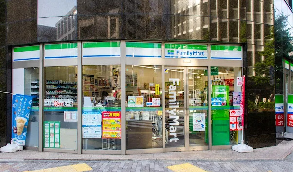 コンビニ　ファミリーマート 神田司町店（コンビニ）まで310m