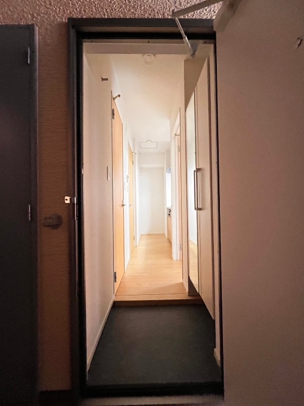 玄関　※別部屋参考写真