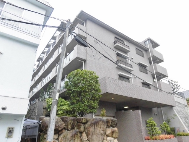 建物外観　オートロック付きで外部からの出入りがなく安心です