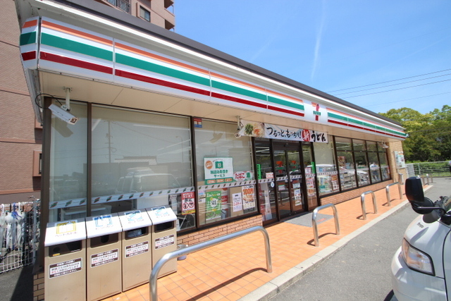 コンビニ　セブンイレブン広島川内２丁目店（コンビニ）まで633m