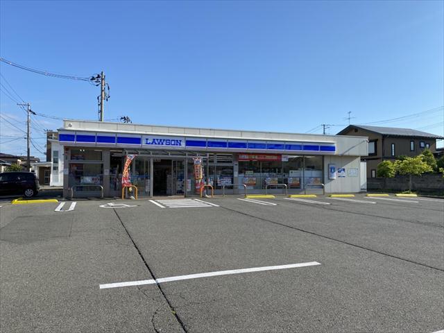 コンビニ　ローソン秋田泉中央3丁目店（コンビニ）まで243m