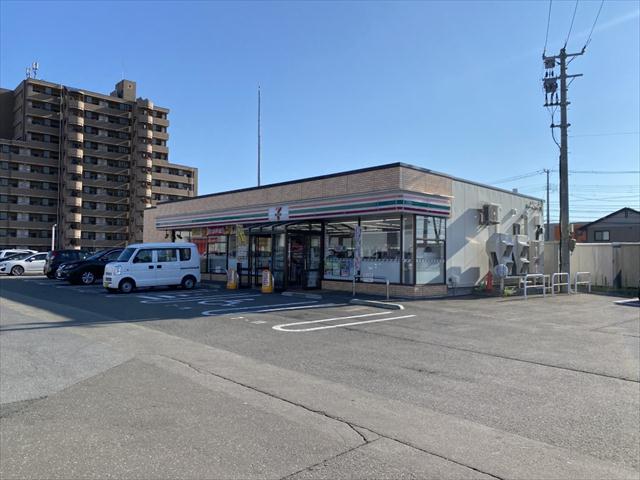 コンビニ　セブンイレブン秋田泉北3丁目店（コンビニ）まで544m
