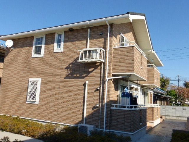 エントランス　★閑静な住宅街の築浅１LDKアパートです★