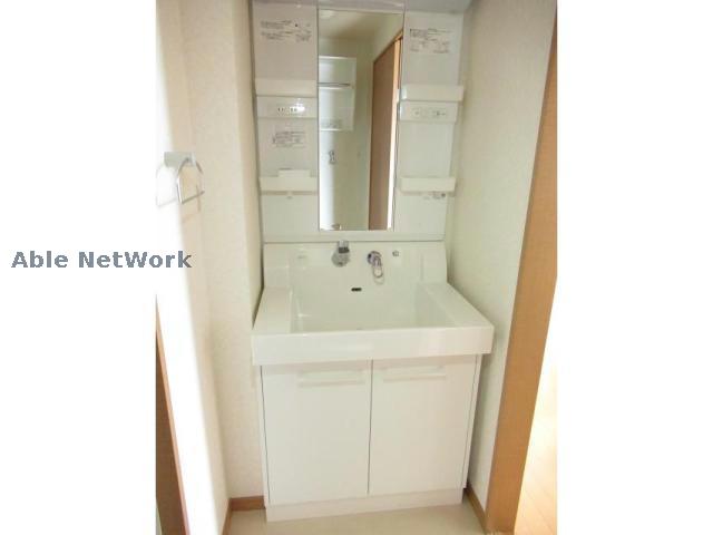 洗面設備　※同物件、別部屋の写真です