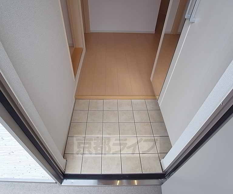 玄関　シューズボックスに鏡が付いてます
