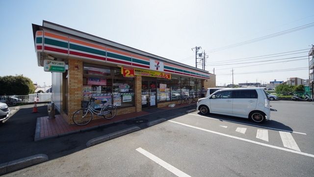コンビニ　セブンイレブン東所沢駅前店（コンビニ）まで120m