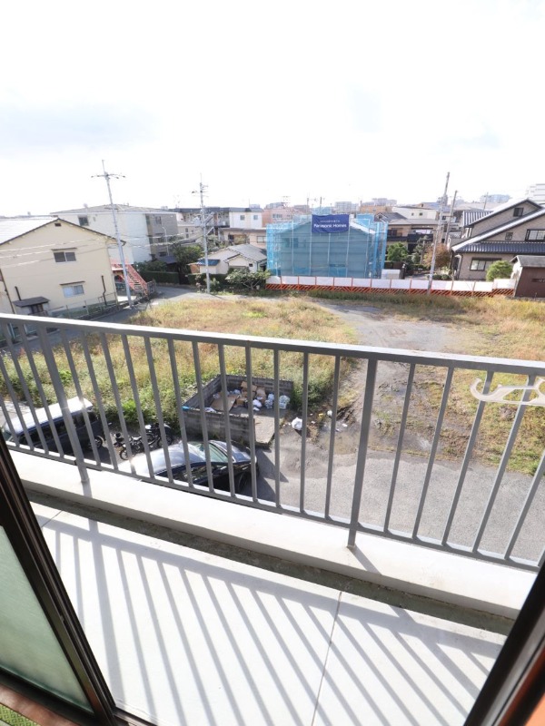 バルコニー　見渡しの良いバルコニーです