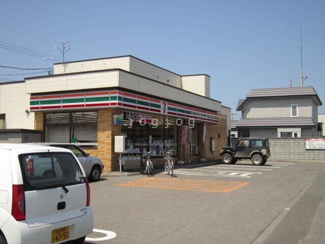 コンビニ　セブンイレブン旭川末広3条店（コンビニ）まで600m