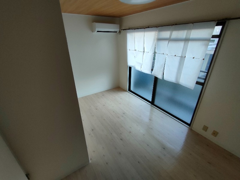 居室・リビング　とっても明るいお部屋です