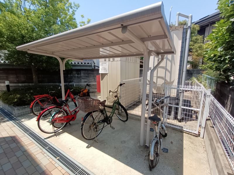その他　駐輪スペースです。