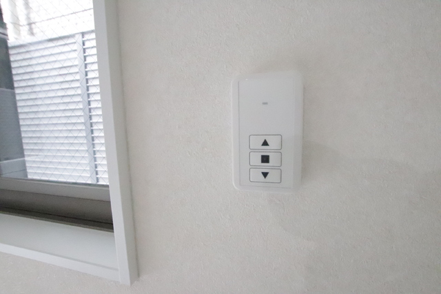 その他設備　１Ｆのみ電動シャッターとなります。