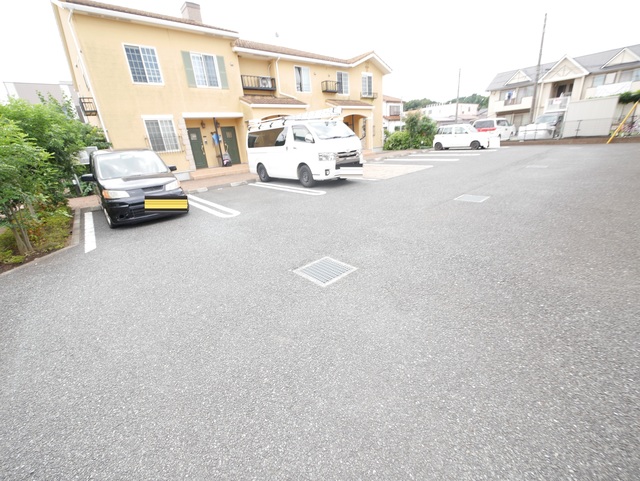 駐車場　★舗装された駐車場です★