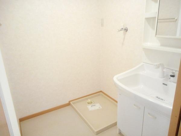 その他設備　室内洗濯機置場！