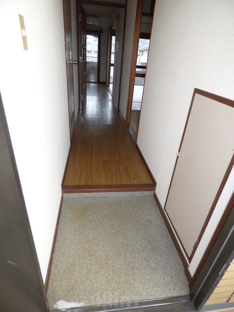 玄関　同じタイプ別室の画像です、ご参考までに