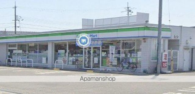 コンビニ　ファミリーマート和歌山六十谷店（コンビニ）まで143m
