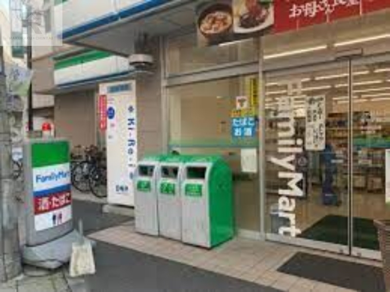 コンビニ　ファミリーマート豊中駅西口店（コンビニ）まで772m