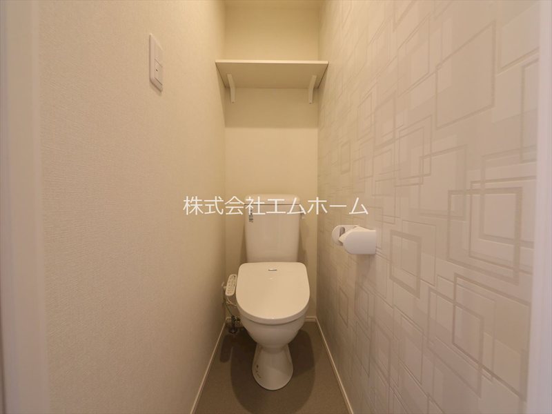 トイレ　温水洗浄暖房便座付トイレ