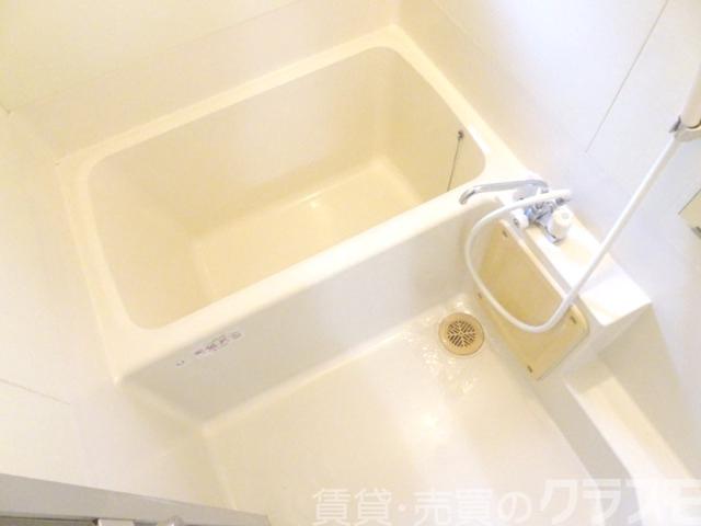 バス・シャワールーム　浴室窓あり♪