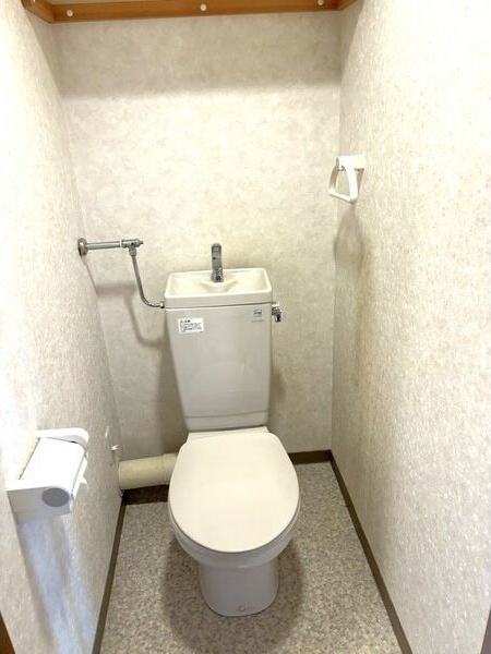 トイレ　弊社ではウォシュレットの取付もお手頃価格で承っております♪