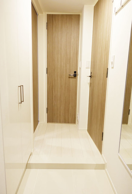 玄関　※写真は同タイプ住戸です。