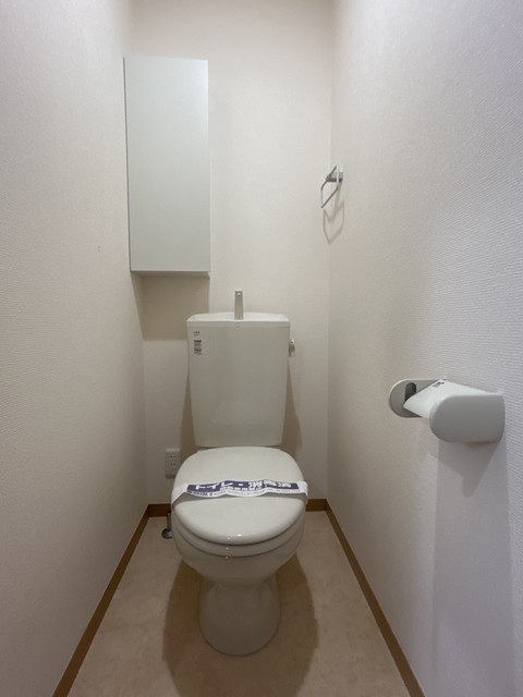 トイレ　落ち着いた色調のトイレです♪