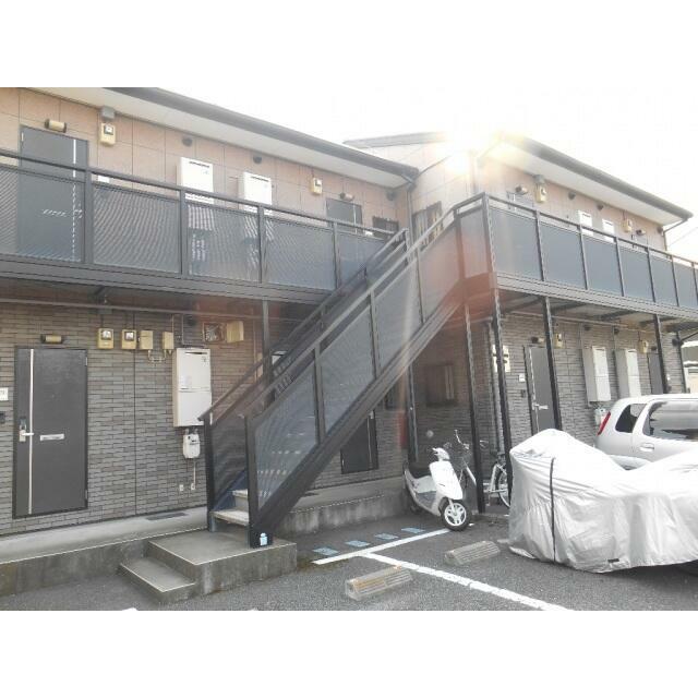 建物外観　通路階段