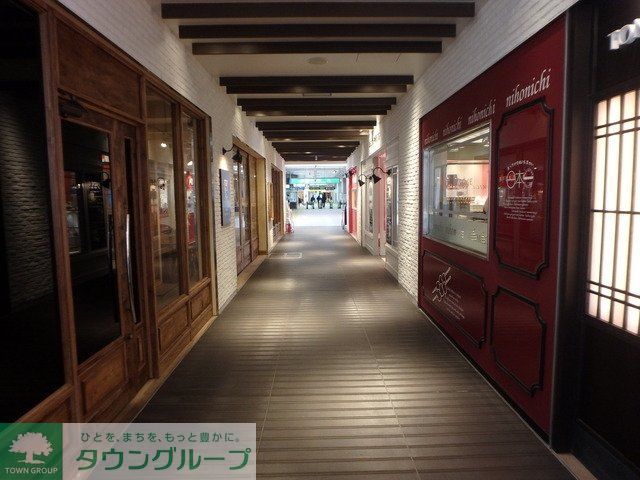 その他　駅前（その他）まで800m
