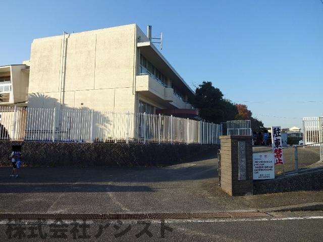 その他　飯塚市立上穂波小学校まで1 743ｍ