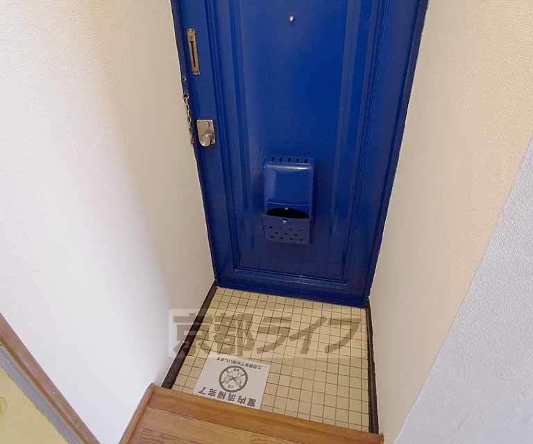 玄関　分厚い扉で安心です・