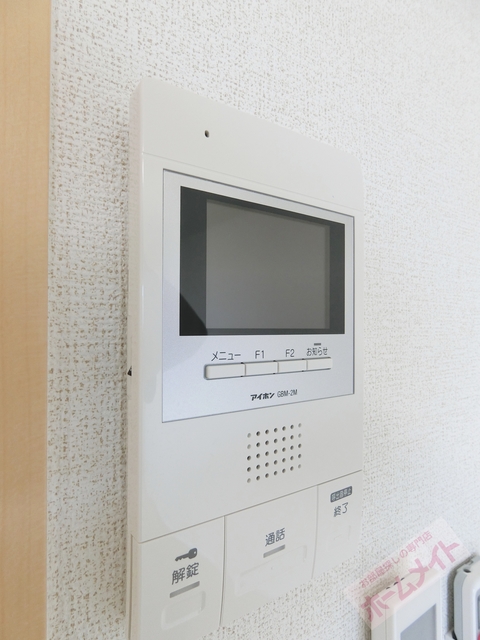 セキュリティ　モニターホンで来訪者を確認できます♪