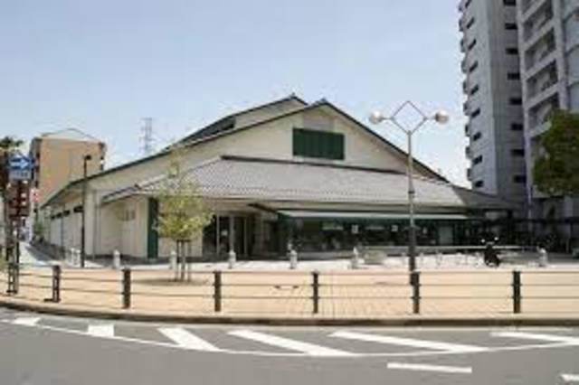スーパー　ラッキーやまと小泉店（スーパー）まで1598m